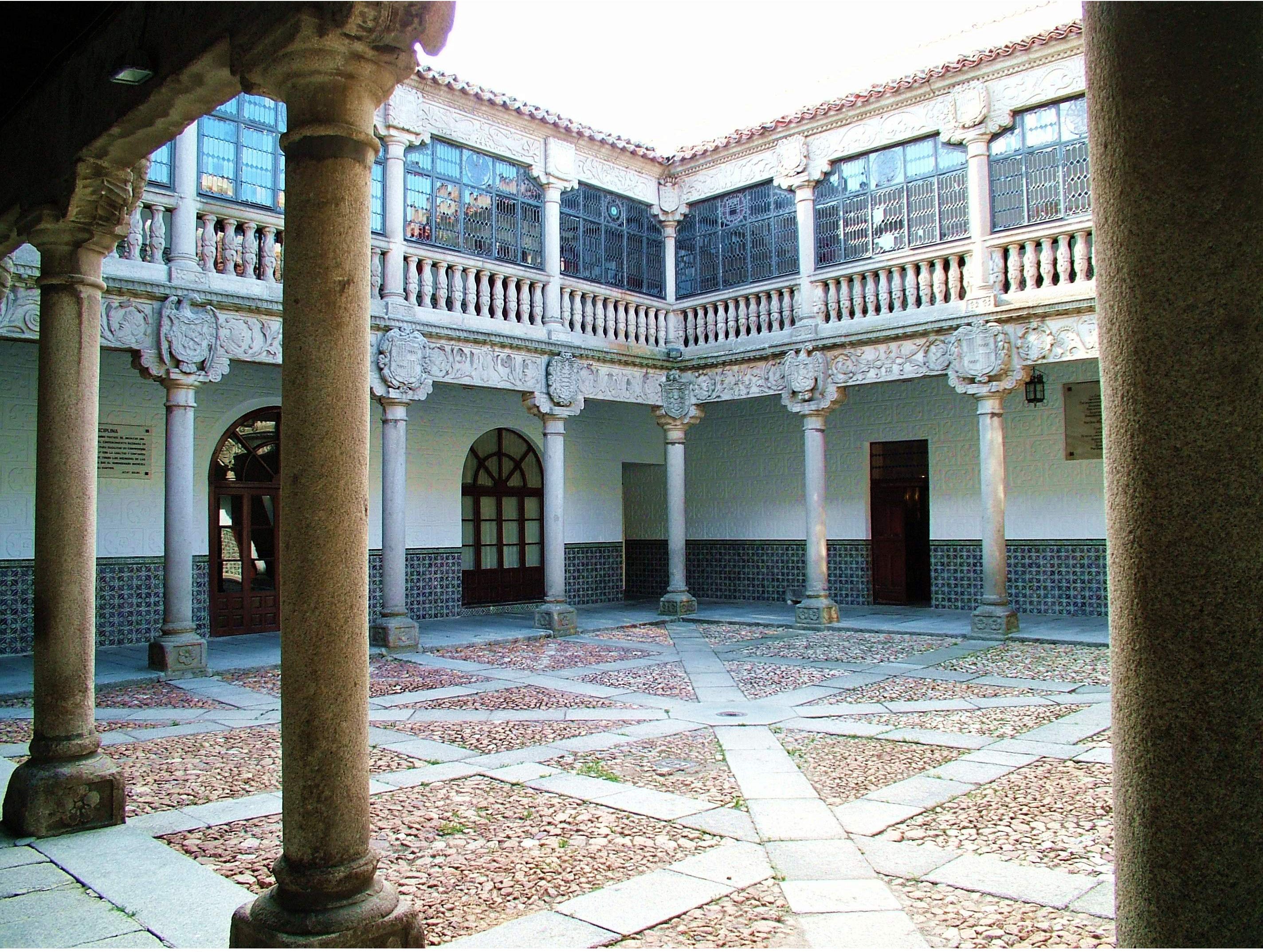 Patio de columnas