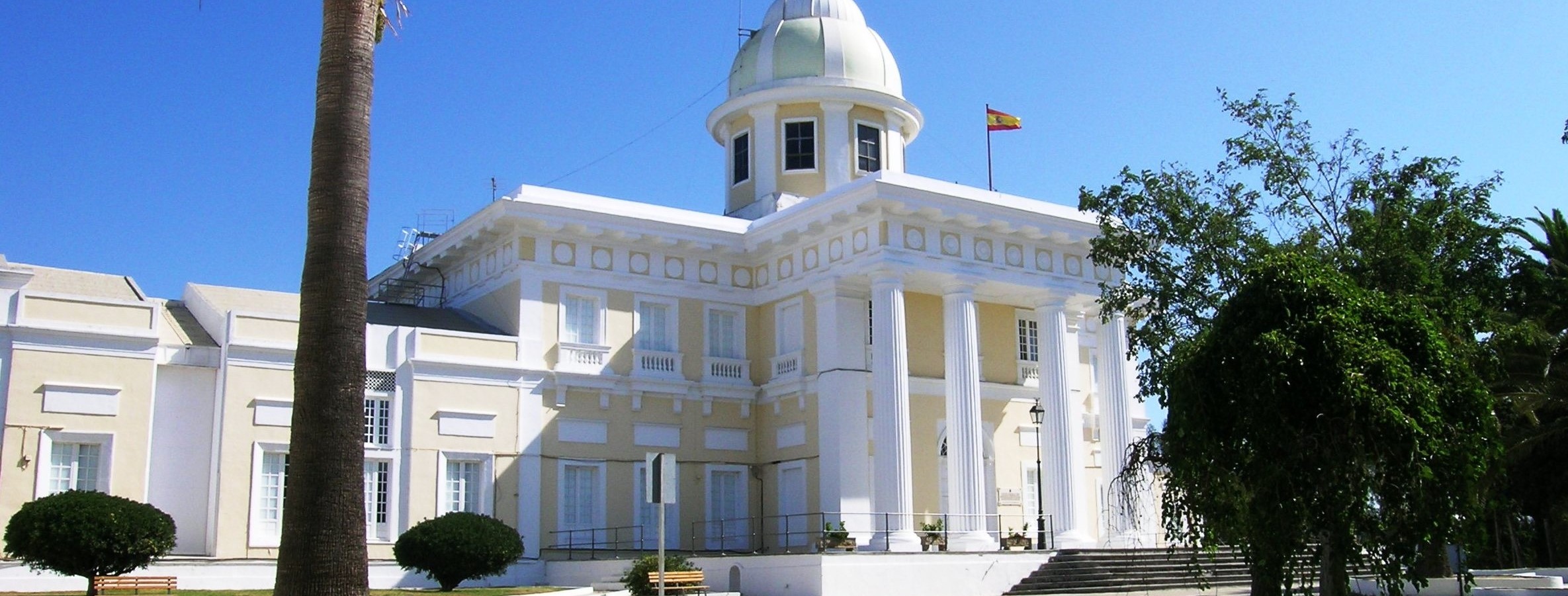 Los relojeros de toda España celebran su asamblea en el Observatorio de Marina