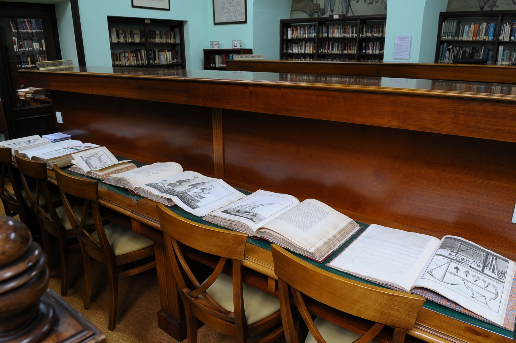 Colecciones de la Biblioteca Central de Marina.