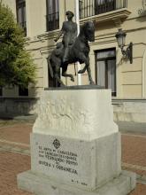 Pulsa aquí para aumentar la imagen Monumento al Tcol Cabª D. Fernando Primo de Rivera 