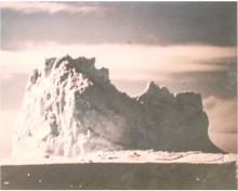 Pulsa aquí para aumentar la imagen Fotografía de iceberg (siglo XX)